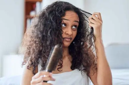 Cómo hidratar el cabello crespo de forma efectiva