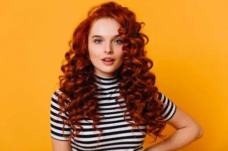 ¿Cómo tener el cabello ondulado permanentemente?