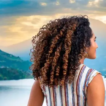 Sigue estos consejos para el cuidado del cabello rizado
